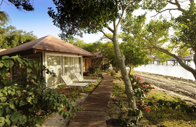 เอสกาปาด ไอส์แลนด์ รีสอร์ต Hotel นูเมีย ภายนอก รูปภาพ